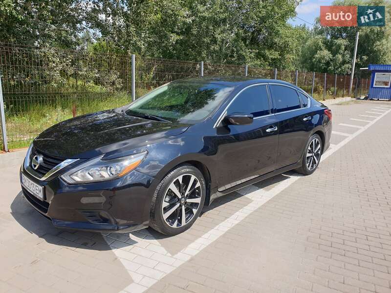 Седан Nissan Altima 2018 в Сумах