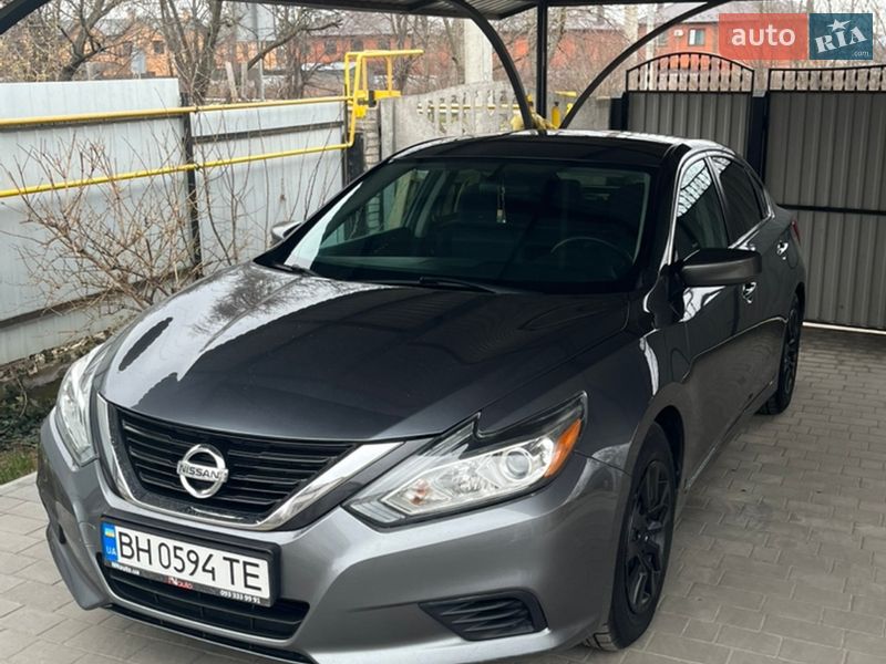 Седан Nissan Altima 2017 в Виннице