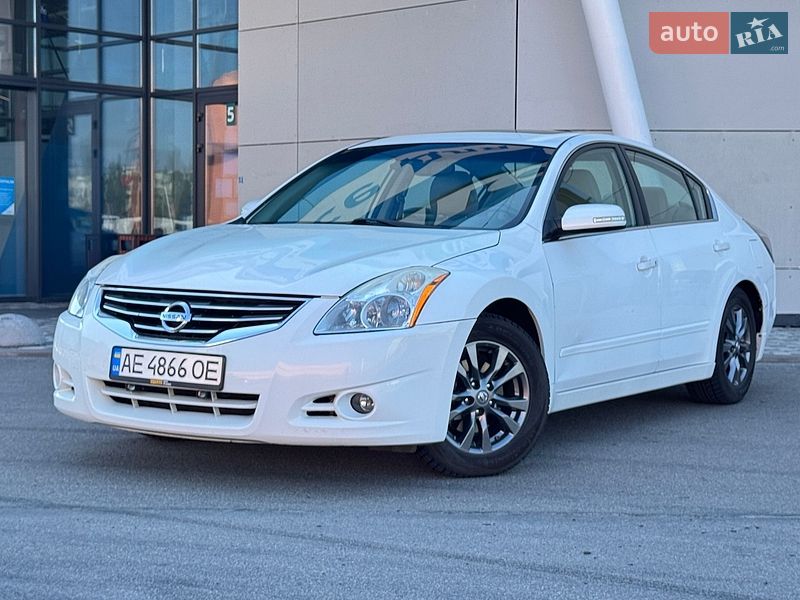 Седан Nissan Altima 2011 в Києві