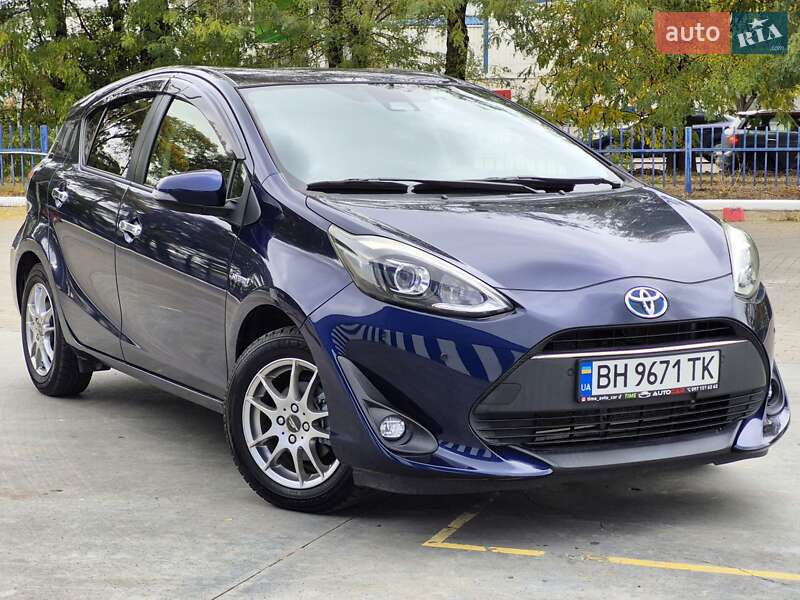 Хетчбек Toyota Aqua 2018 в Одесі Хетчбек Toyota Aqua 2018 в Одесі