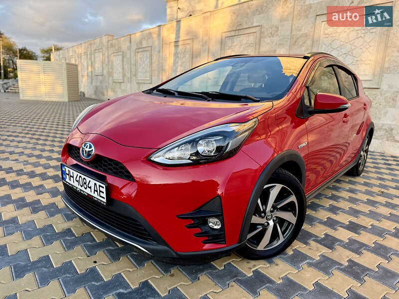 Хэтчбек Toyota Aqua 2017 в Одессе