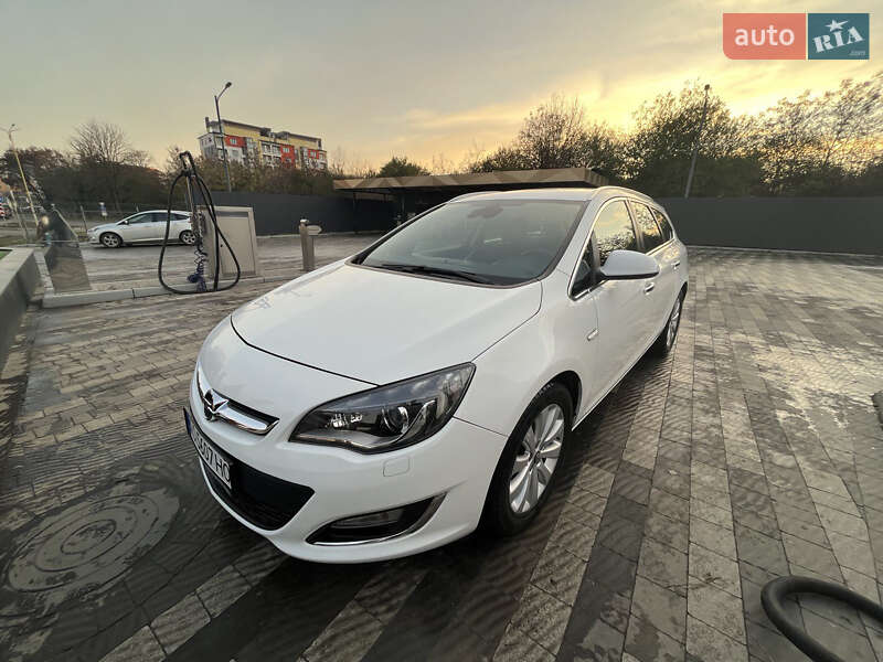 Универсал Opel Astra 2012 в Ужгороде