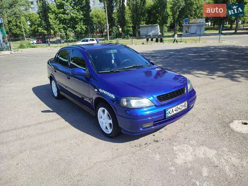 Седан Opel Astra 2004 в Запорожье