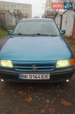 Хэтчбек Opel Astra 1992 в Квасилове