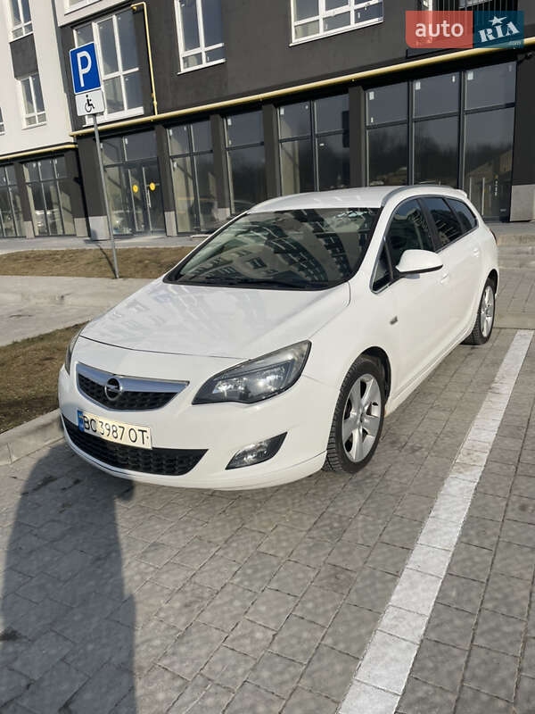 Универсал Opel Astra 2012 в Львове Универсал Opel Astra 2012 в Львове
