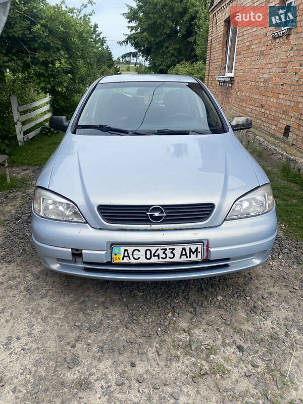 Седан Opel Astra 2004 в Луцке Седан Opel Astra 2004 в Луцке