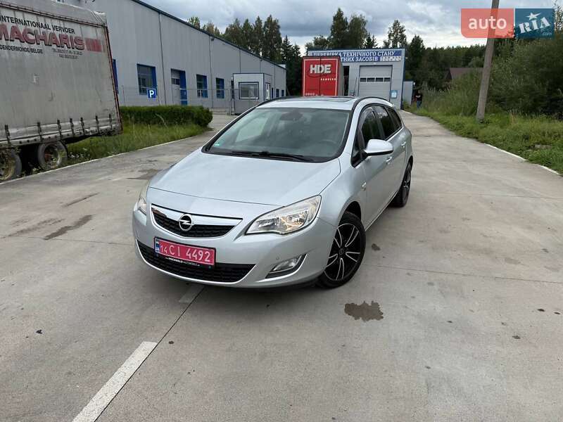 Универсал Opel Astra 2012 в Косове Универсал Opel Astra 2012 в Косове