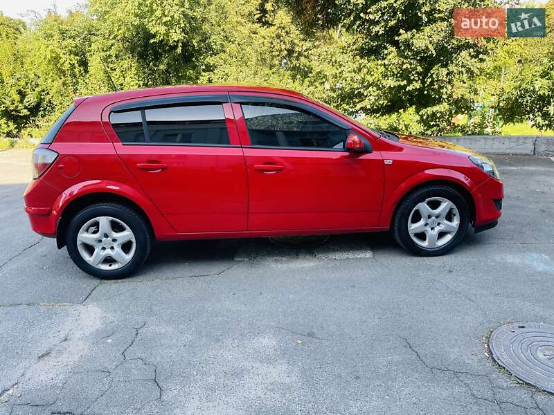 Хэтчбек Opel Astra 2012 в Киеве Хэтчбек Opel Astra 2012 в Киеве