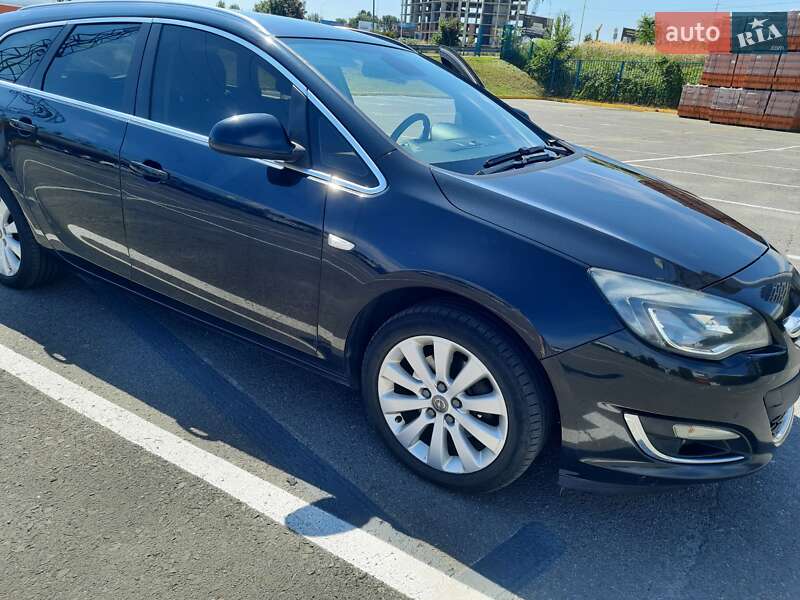 Универсал Opel Astra 2015 в Ужгороде