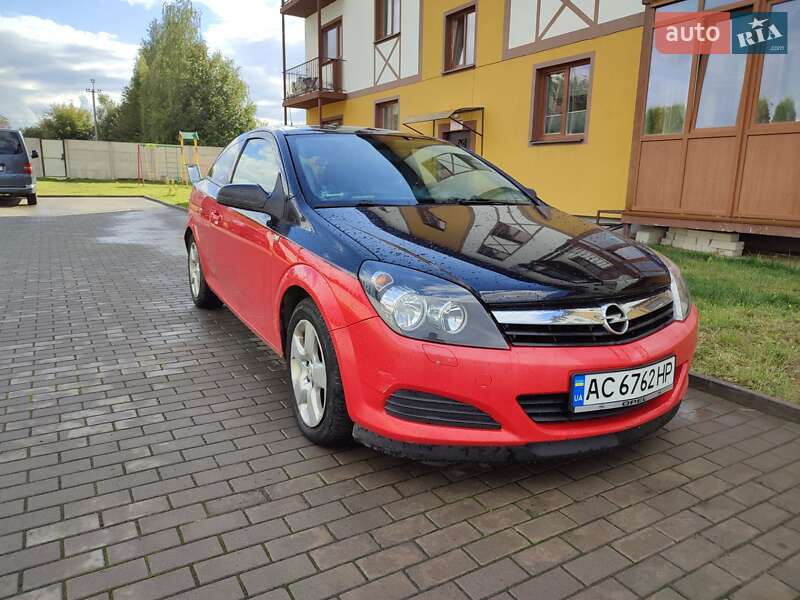 Хэтчбек Opel Astra 2006 в Луцке Хэтчбек Opel Astra 2006 в Луцке