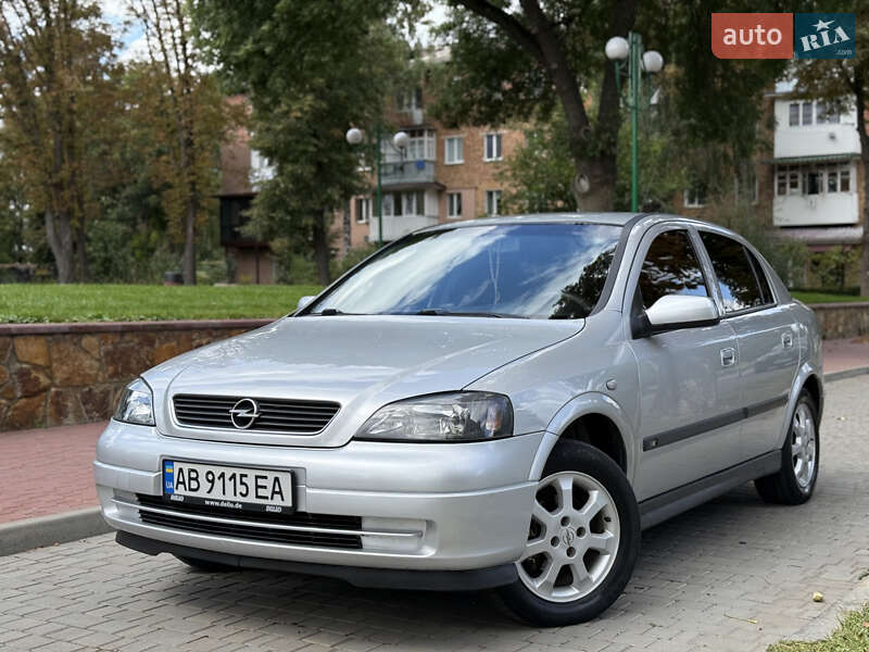 Хэтчбек Opel Astra 2004 в Могилев-Подольске