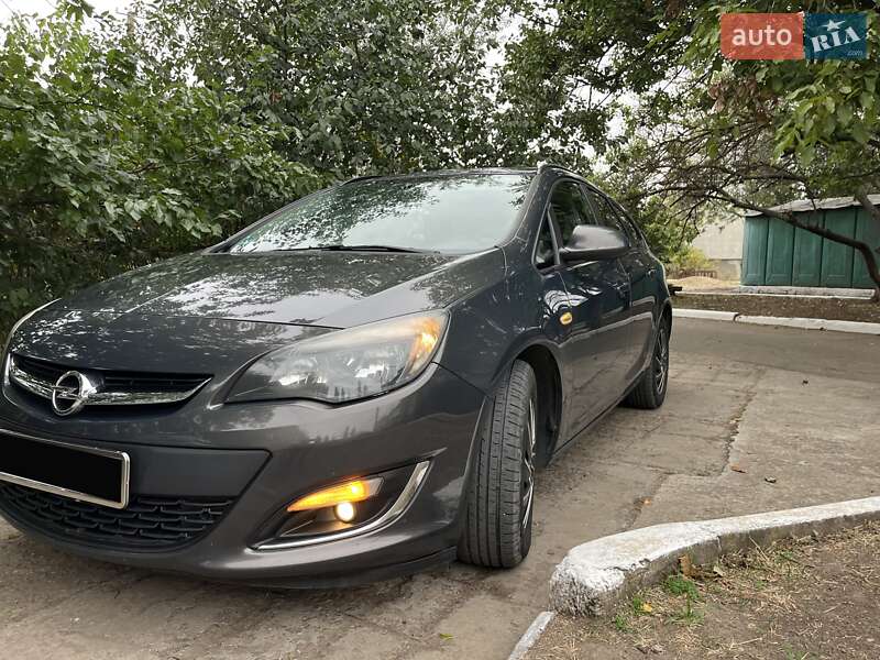 Универсал Opel Astra 2013 в Николаеве