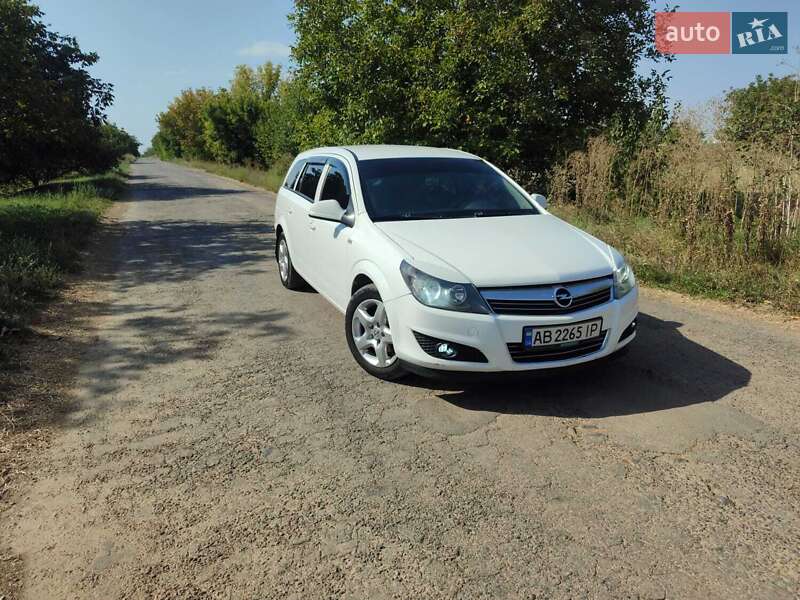 Універсал Opel Astra 2011 в Тульчині Універсал Opel Astra 2011 в Тульчині