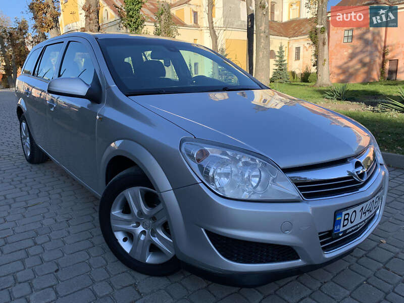Универсал Opel Astra 2009 в Хмельницком