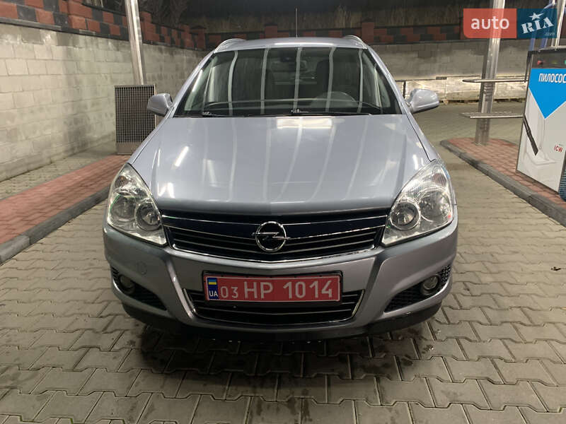 Универсал Opel Astra 2010 в Ровно Универсал Opel Astra 2010 в Ровно