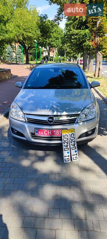 Хэтчбек Opel Astra 2007 в Могилев-Подольске Хэтчбек Opel Astra 2007 в Могилев-Подольске