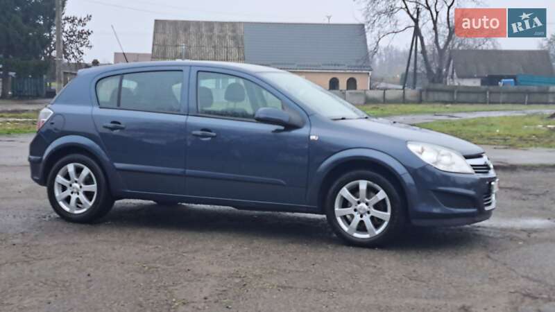 Хэтчбек Opel Astra 2008 в Киеве