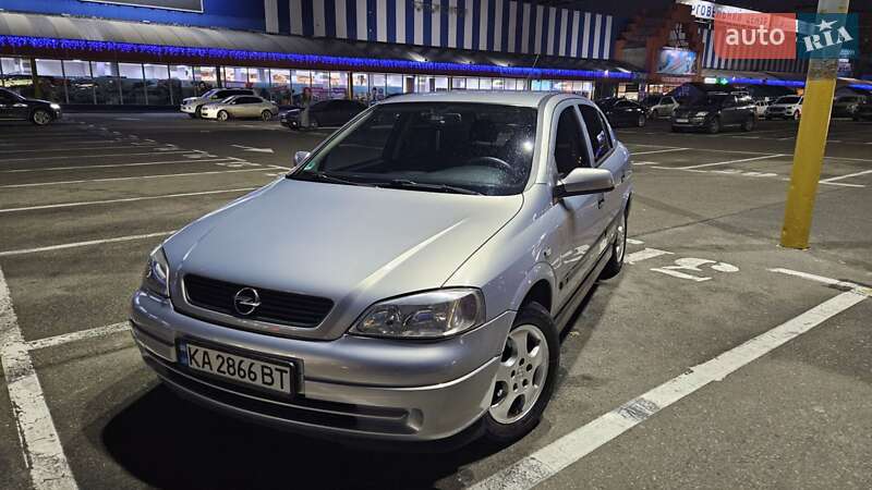 Хэтчбек Opel Astra 2000 в Остер Хэтчбек Opel Astra 2000 в Остер