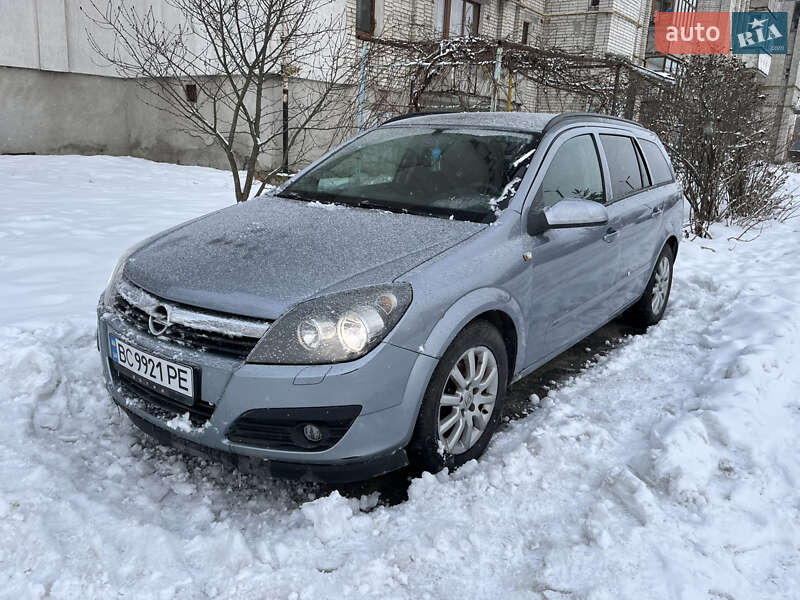 Универсал Opel Astra 2006 в Новом Роздоле
