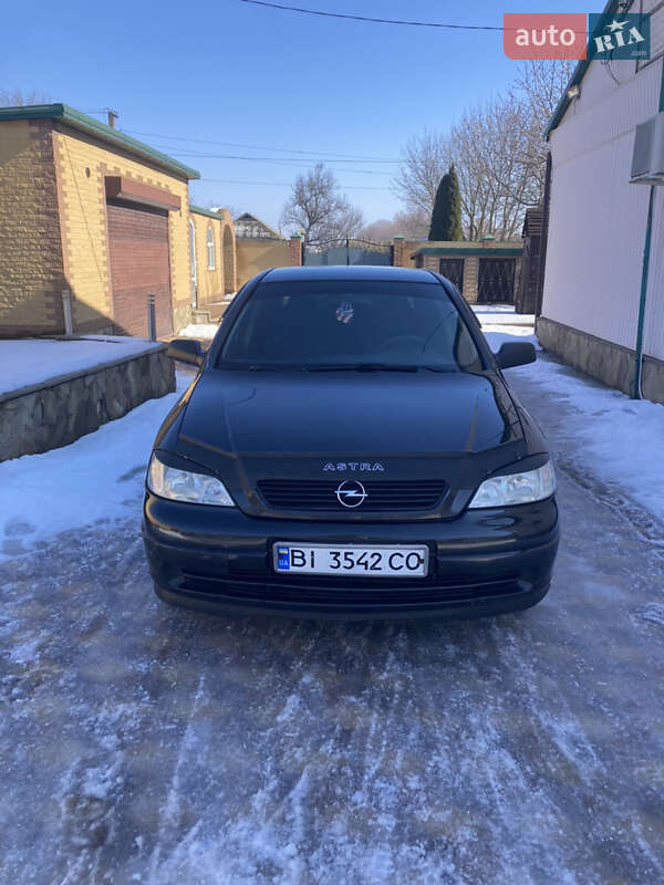 Седан Opel Astra 2006 в Полтаве