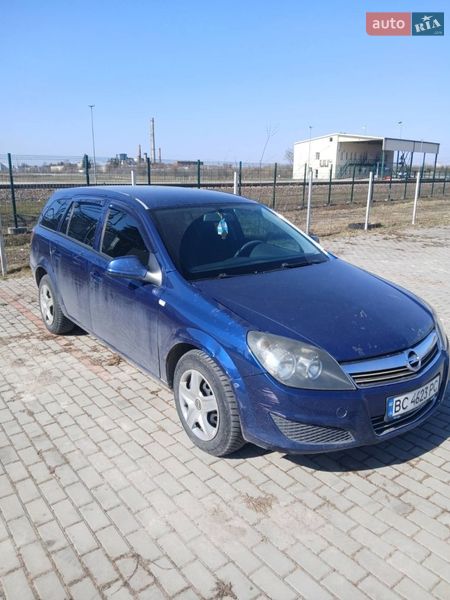 Универсал Opel Astra 2011 в Буске
