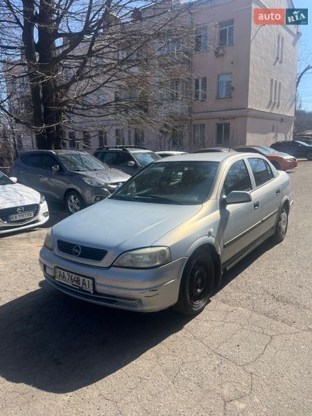 Седан Opel Astra 2004 в Киеве