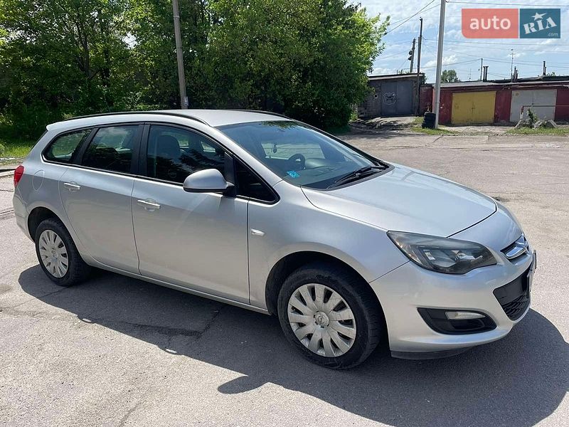 Универсал Opel Astra 2013 в Днепре