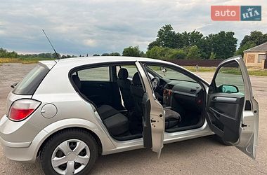 Хэтчбек Opel Astra 2004 в Полонном Хэтчбек Opel Astra 2004 в Полонном