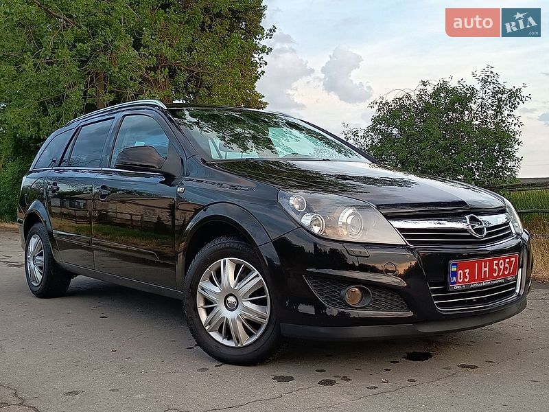 Универсал Opel Astra 2009 в Звягеле