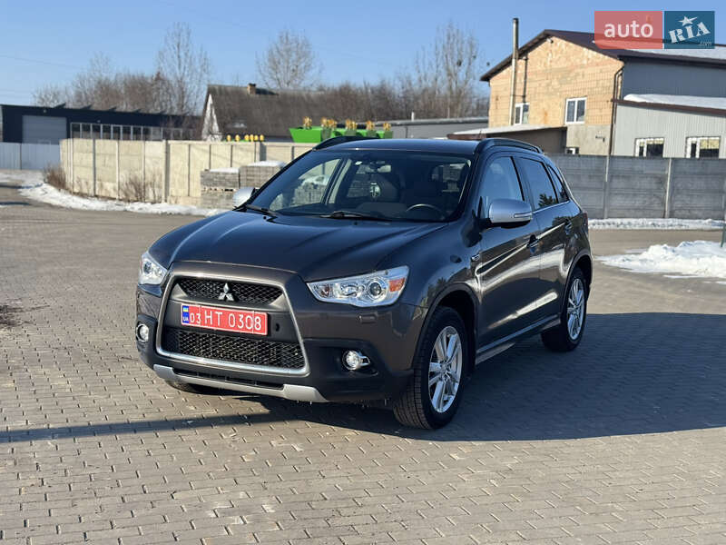 Внедорожник / Кроссовер Mitsubishi ASX 2011 в Млинове
