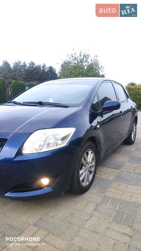 Хэтчбек Toyota Auris 2009 в Львове