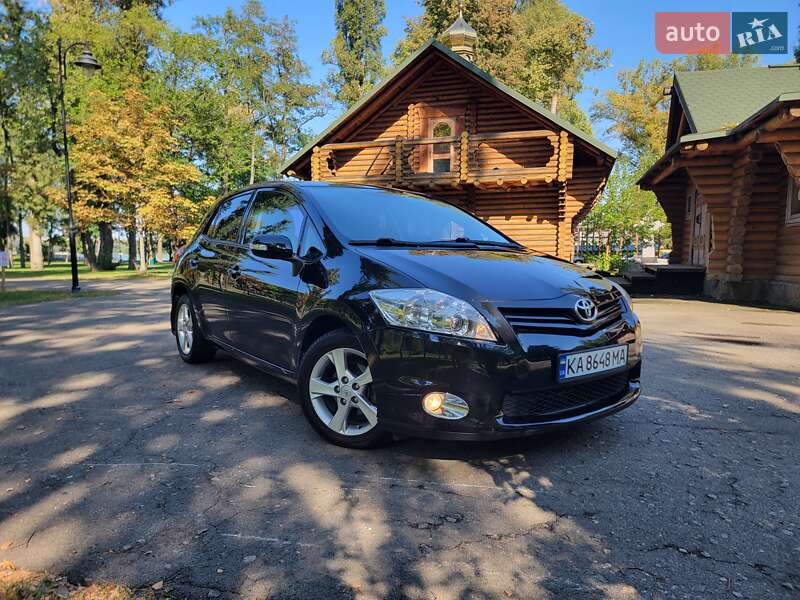 Хэтчбек Toyota Auris 2011 в Киеве Хэтчбек Toyota Auris 2011 в Киеве