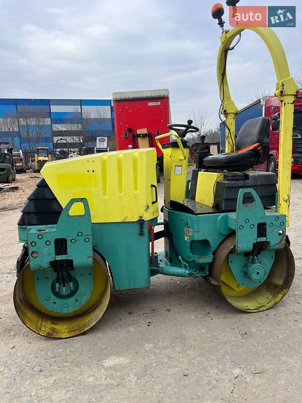 Дорожный каток Ammann AV 2010 в Львове Дорожный каток Ammann AV 2010 в Львове
