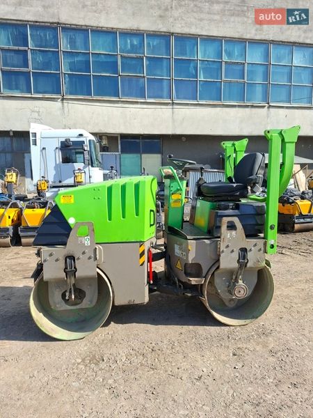 Дорожный каток Ammann AV 2010 в Львове