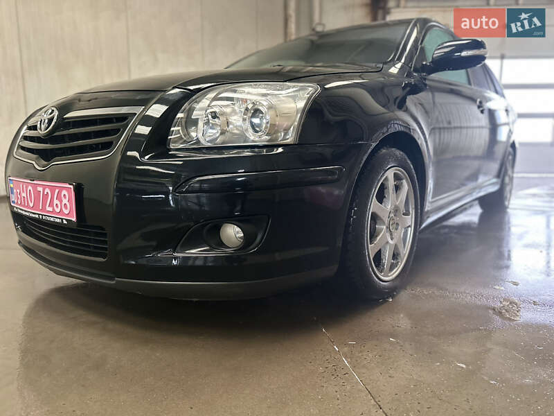 Универсал Toyota Avensis 2008 в Луцке