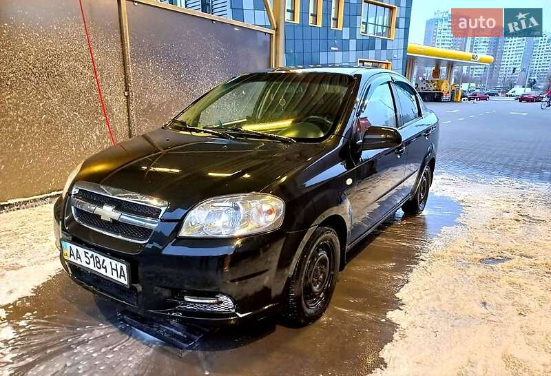 Седан Chevrolet Aveo 2008 в Киеве