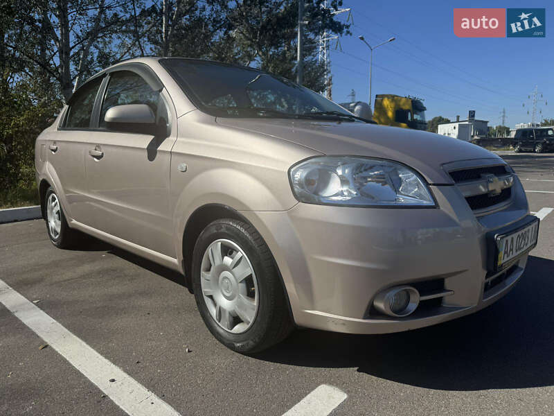 Седан Chevrolet Aveo 2008 в Киеве