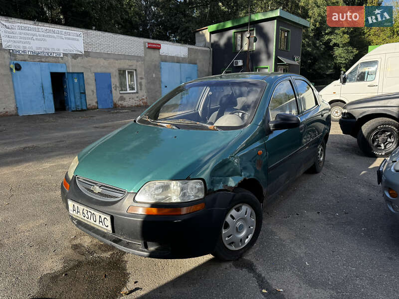 Седан Chevrolet Aveo 2004 в Києві
