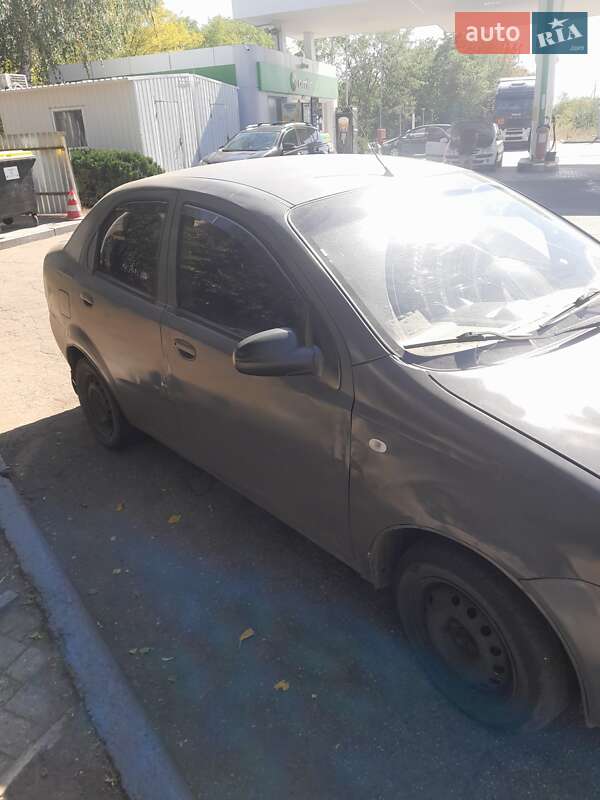 Седан Chevrolet Aveo 2005 в Львове