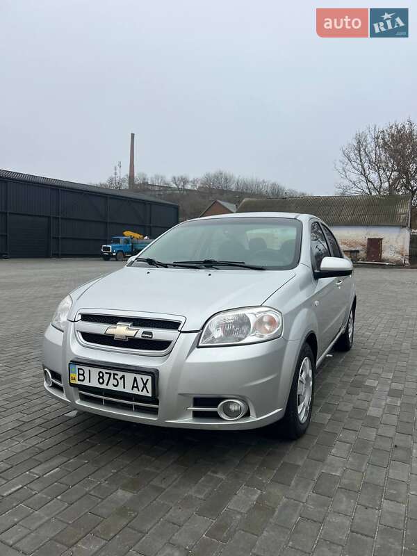 Седан Chevrolet Aveo 2008 в Хороле