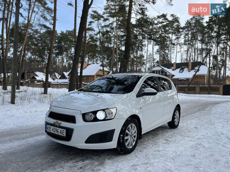 Хэтчбек Chevrolet Aveo 2012 в Чернигове