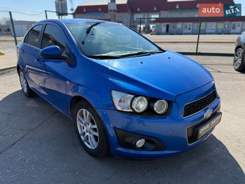 Седан Chevrolet Aveo 2012 в Киеве