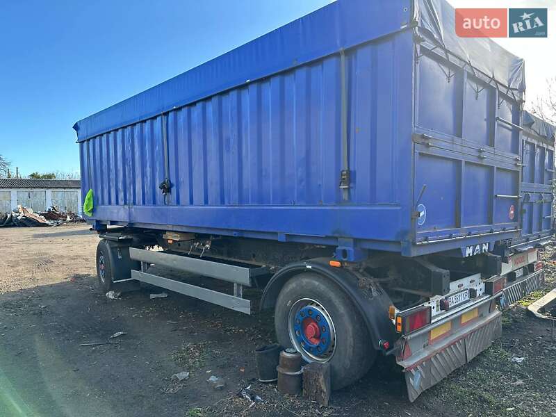 Контейнеровоз Krone AZW 2002 в Благовіщенську