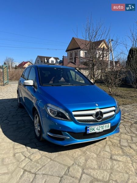 Хэтчбек Mercedes-Benz B-Class 2016 в Костополе Хэтчбек Mercedes-Benz B-Class 2016 в Костополе