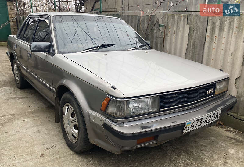 Седан Nissan Bluebird 1984 в Овидиополе
