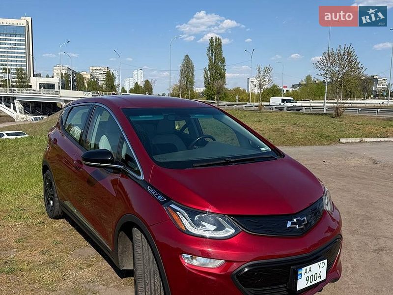 Хэтчбек Chevrolet Bolt EV 2020 в Киеве