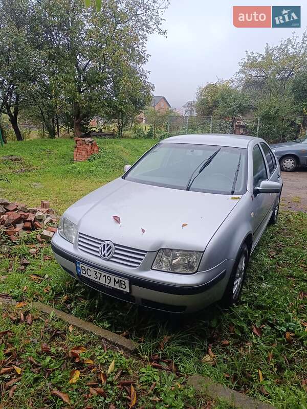Седан Volkswagen Bora 2001 в Бориславі