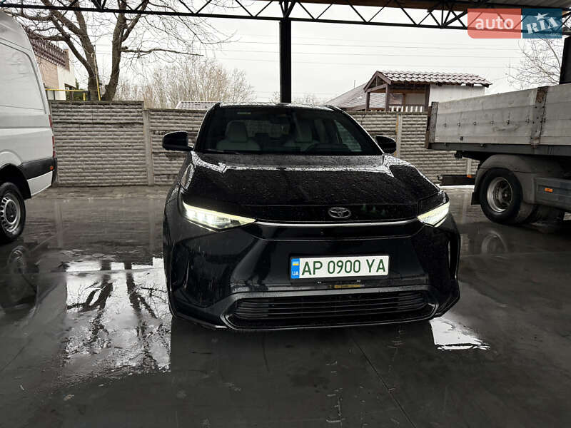Внедорожник / Кроссовер Toyota bZ4X 2023 в Запорожье