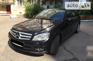 Седан Mercedes-Benz C-Class 2008 в Полонном Седан Mercedes-Benz C-Class 2008 в Полонном
