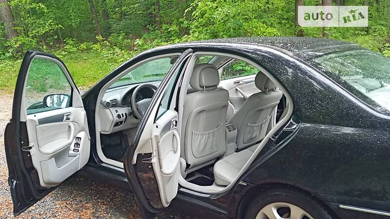Седан Mercedes-Benz C-Class 2005 в Луцке Седан Mercedes-Benz C-Class 2005 в Луцке